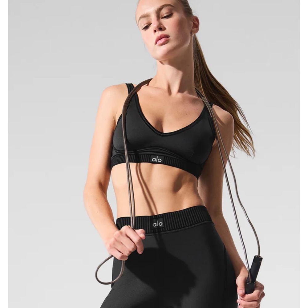 ALO Yoga Airlift Set - Black